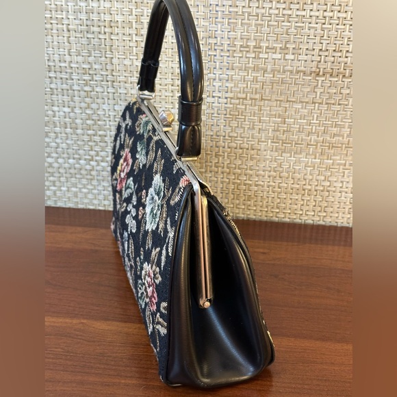 🌟HP🌟VTG 1950s Black Floral Tapestry Carpet Bag Top Handle Handbag by Dover USA - Picture 6 of 16